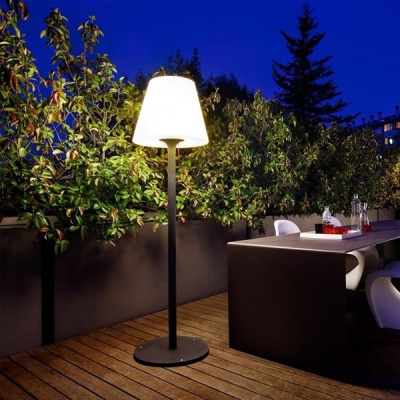 Eclairage terrasse avec lampadaire extérieur REDO PINO