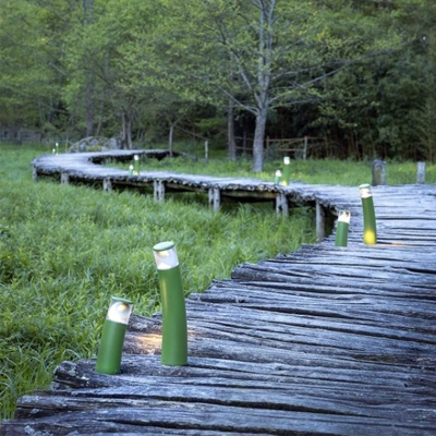 Eclairage allée avec borne ROGER PRADIER Bamboo vertes