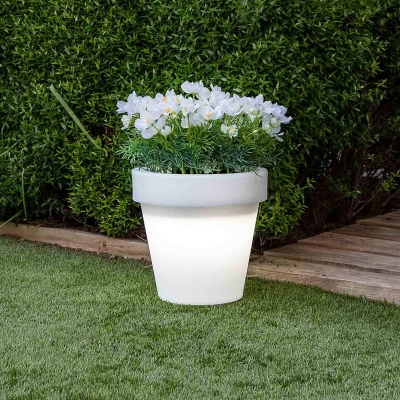 Pot de fleur lumineux pour illuminer votre jardin